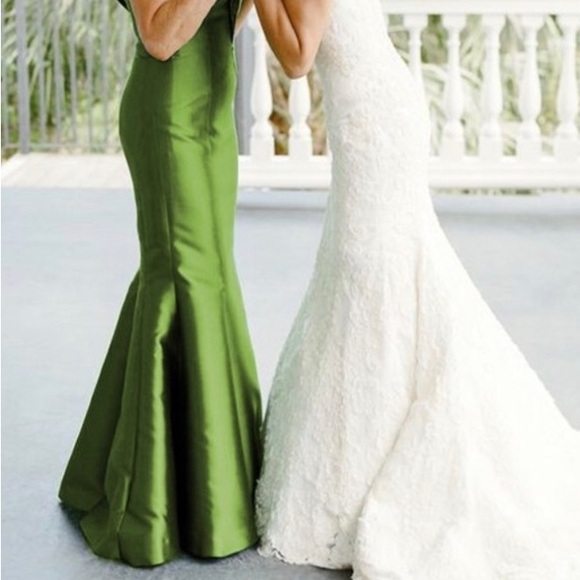 Sheath/Column Satin V-neck Sleeveless Floor-Length Mother of the Bride Dresse - Picture 8 of 11